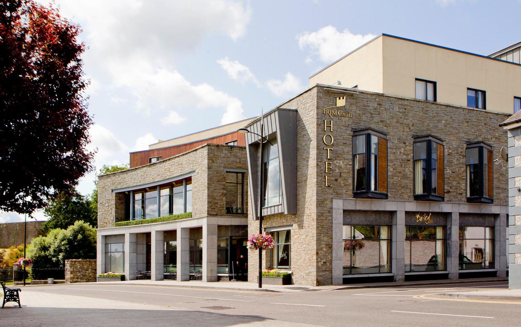Trim Castle Hotel Bagian luar foto