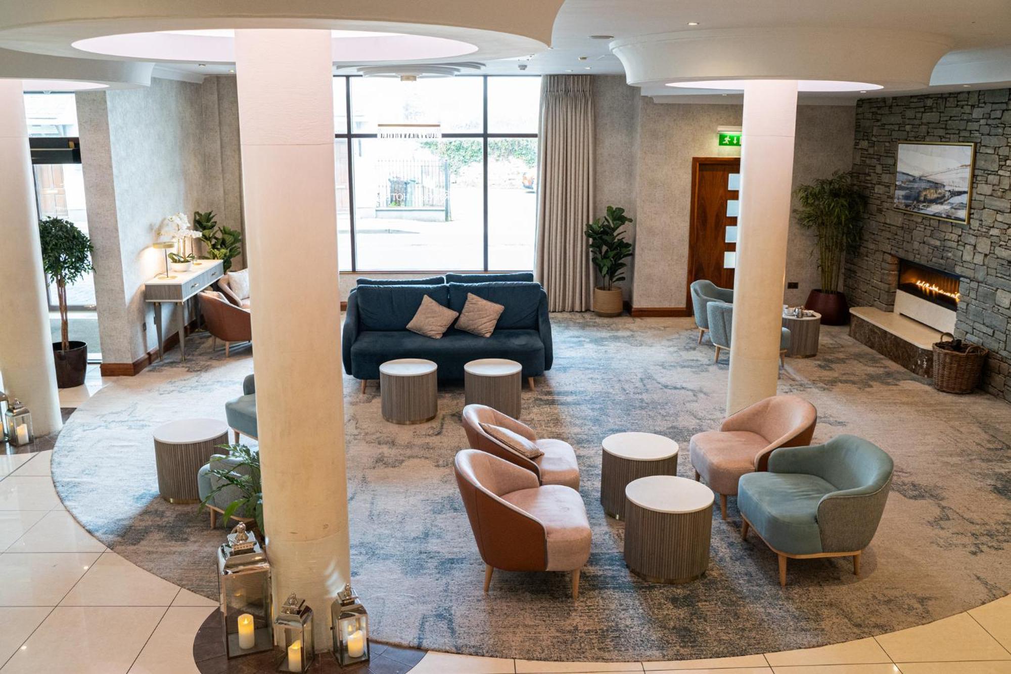 Trim Castle Hotel Bagian luar foto