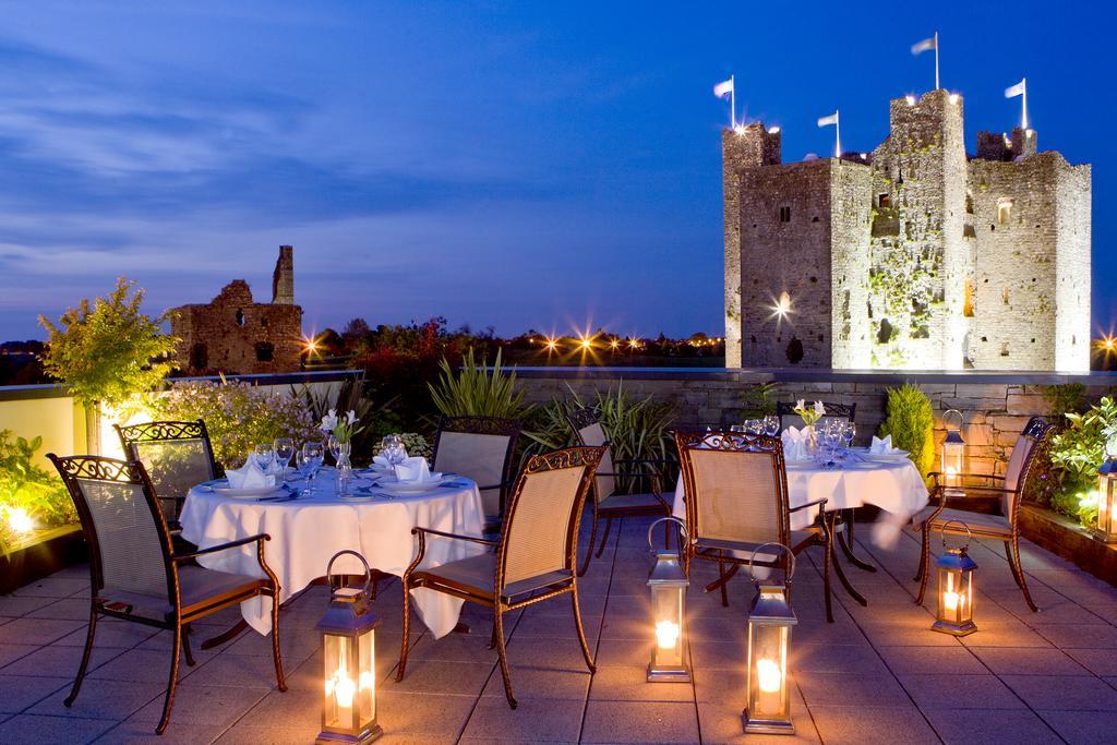 Trim Castle Hotel Bagian luar foto