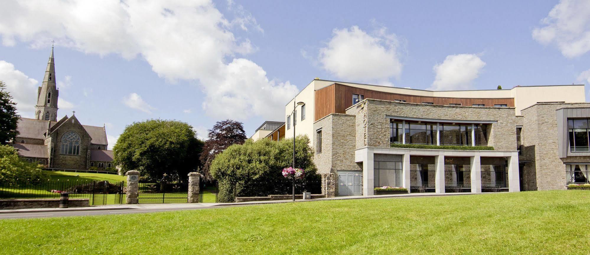 Trim Castle Hotel Bagian luar foto