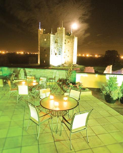 Trim Castle Hotel Bagian luar foto